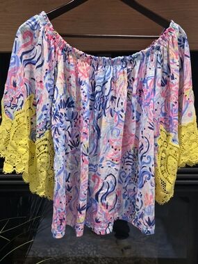 EUC Zaylee Off Shoulder Crochet Sleeves in Multi so Sofishticated Size Medium